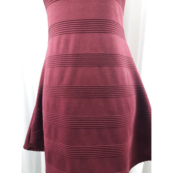 Love Cameron maroon short sleeveless dress - Picture 4 of 7